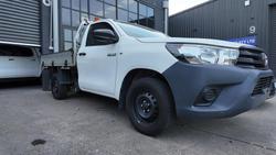 2017 Toyota Hilux Workmate TGN121R 4x2 Glacier White