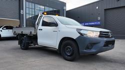 2017 Toyota Hilux Workmate TGN121R 4x2 Glacier White