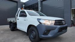 2017 Toyota Hilux Workmate TGN121R 4x2 Glacier White