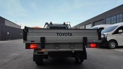 2017 Toyota Hilux Workmate TGN121R 4x2 Glacier White