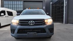 2017 Toyota Hilux Workmate TGN121R 4x2 Glacier White