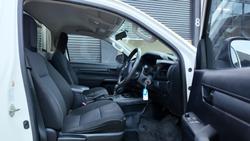 2017 Toyota Hilux Workmate TGN121R 4x2 Glacier White