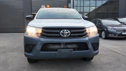 2017 Toyota Hilux Workmate TGN121R 4x2 Glacier White