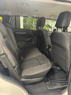 2025 Isuzu MU-X LS-U