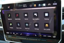 2024 Volkswagen ID. Buzz Pro BEV560