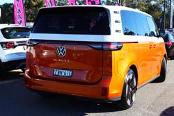 2024 Volkswagen ID. Buzz Pro BEV560