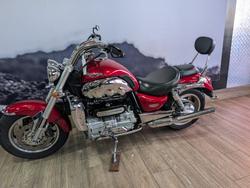 2005 Triumph ROCKET III RED