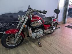 2005 Triumph ROCKET III RED