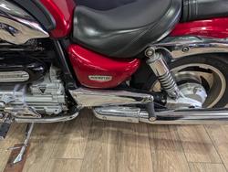 2005 Triumph ROCKET III RED