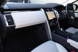 2021 Land Rover Discovery D300 SE