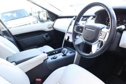 2021 Land Rover Discovery D300 SE