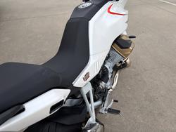 2023 MOTO GUZZI V100 MANDELLO