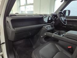 2023 Land Rover Defender 110 D300 X-Dynamic HSE