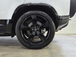 2023 Land Rover Defender 110 D300 X-Dynamic HSE