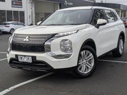 2023 Mitsubishi Outlander ES