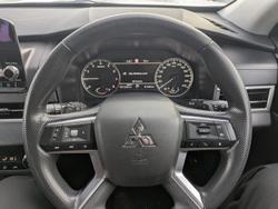 2023 Mitsubishi Outlander ES
