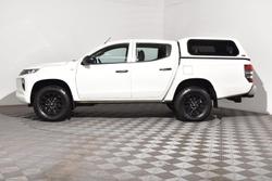 2022 Mitsubishi Triton GLX