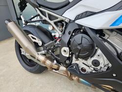 2026 BMW Motorrad S 1000 RR RACE Light white. (13-11)