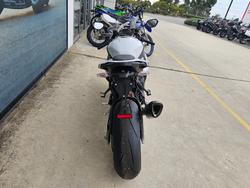 2026 BMW Motorrad S 1000 RR RACE Light white. (13-11)
