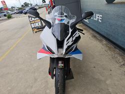 2026 BMW Motorrad S 1000 RR RACE Light white. (13-11)