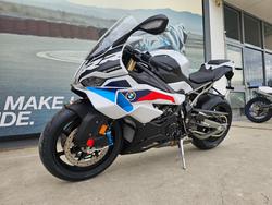 2026 BMW Motorrad S 1000 RR RACE Light white. (13-11)