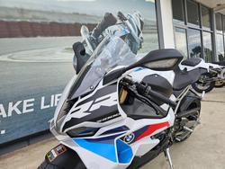2026 BMW Motorrad S 1000 RR RACE Light white. (13-11)