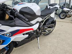2026 BMW Motorrad S 1000 RR RACE Light white. (13-11)