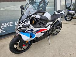 2026 BMW Motorrad S 1000 RR RACE Light white. (13-11)