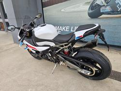 2026 BMW Motorrad S 1000 RR RACE Light white. (13-11)