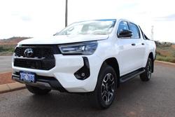 2024 Toyota Hilux SR5