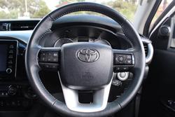 2024 Toyota Hilux SR5
