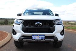 2024 Toyota Hilux SR5