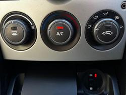 2009 Holden Commodore Omega VE MY09.5 Heron White