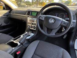 2009 Holden Commodore Omega VE MY09.5 Heron White