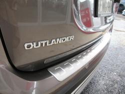 2021 Mitsubishi Outlander ES