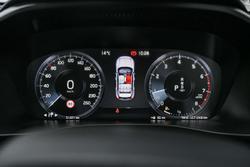 2020 Volvo XC40 T5 R-Design