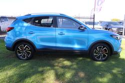 2023 MG ZST Essence