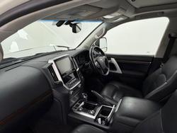 2020 Toyota Landcruiser VX VDJ200R 4X4 Dual Range