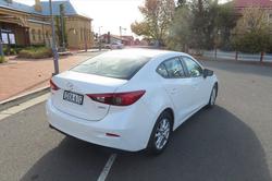 2018 MAZDA Mazda3 NEO SPORT MAZDA3 NEO SPORT Snowflake White Pearl