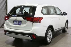 2021 Mitsubishi Outlander ES