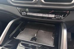 2026 LDV D90 Executive SV9A MY25 Concrete Grey /Black roof (2C)