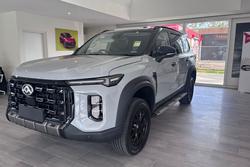 2026 LDV D90 Executive SV9A MY25 Concrete Grey /Black roof (2C)