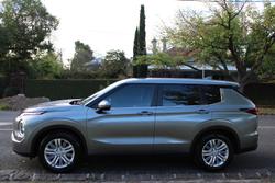 2022 Mitsubishi Outlander ES ZM MY22.5 Titanium