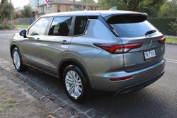 2022 Mitsubishi Outlander ES ZM MY22.5 Titanium
