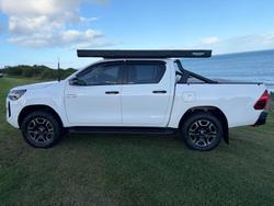 2025 Toyota Hilux SR5 48V