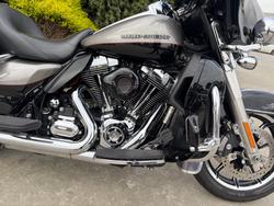 2016 HARLEY-DAVIDSON FLHTK ULTRA LIMITED Black