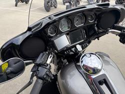 2016 HARLEY-DAVIDSON FLHTK ULTRA LIMITED Black