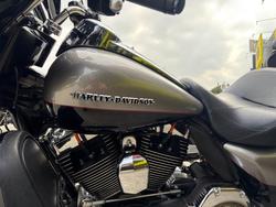 2016 HARLEY-DAVIDSON FLHTK ULTRA LIMITED Black