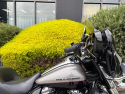 2016 HARLEY-DAVIDSON FLHTK ULTRA LIMITED Black
