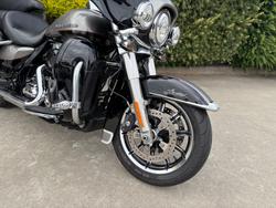 2016 HARLEY-DAVIDSON FLHTK ULTRA LIMITED Black